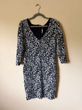 Tracy Reese Black and White Textured V-Neck Sheath Dress